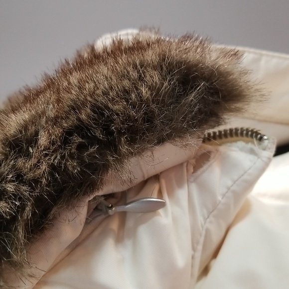 Eddie Bauer goose down womens vest size M winter white beautiful piece! - Picture 8 of 17